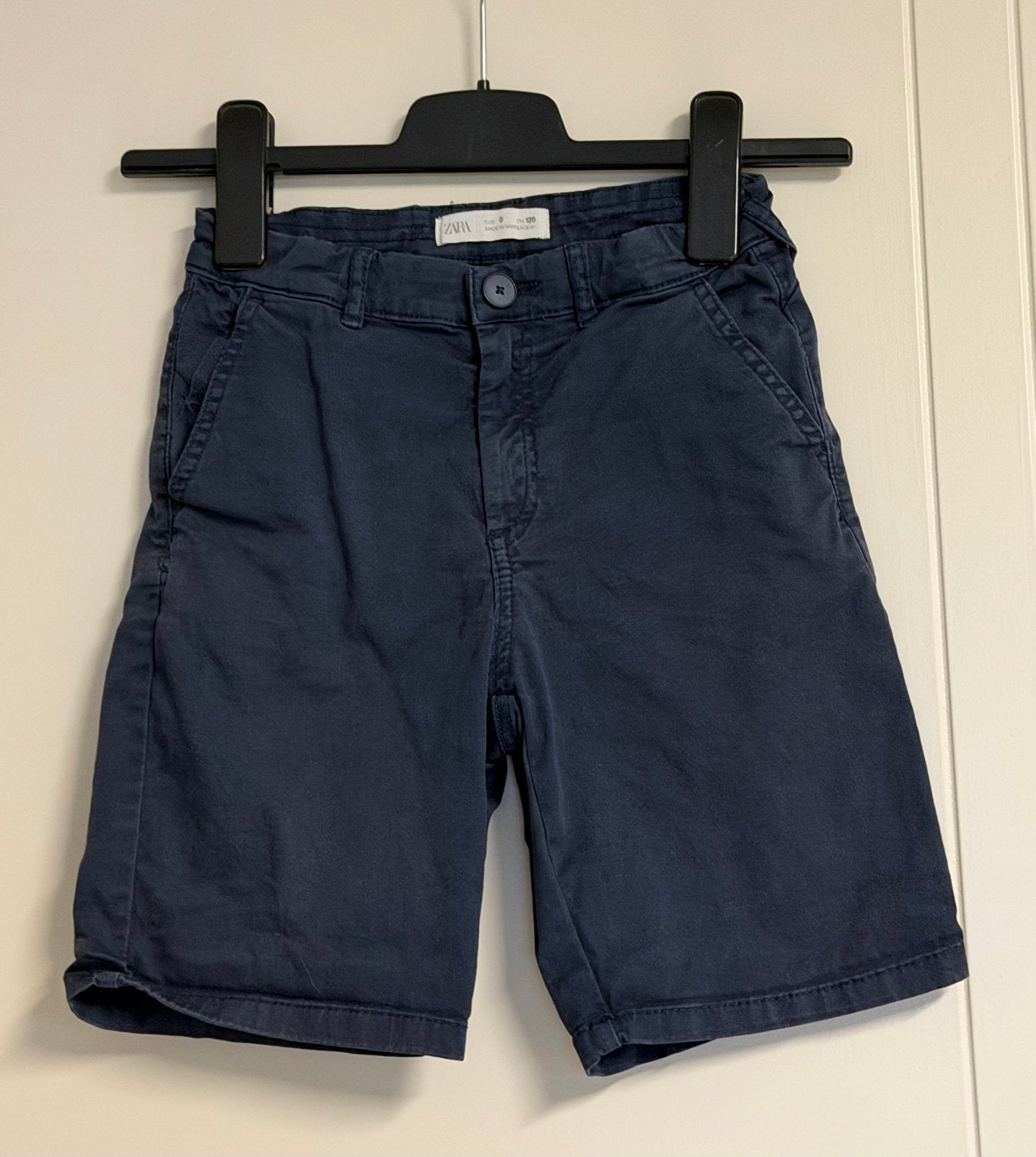 Short bleu foncé pour garçon (128), Enlèvement, Comme neuf, Garçon, Pantalon