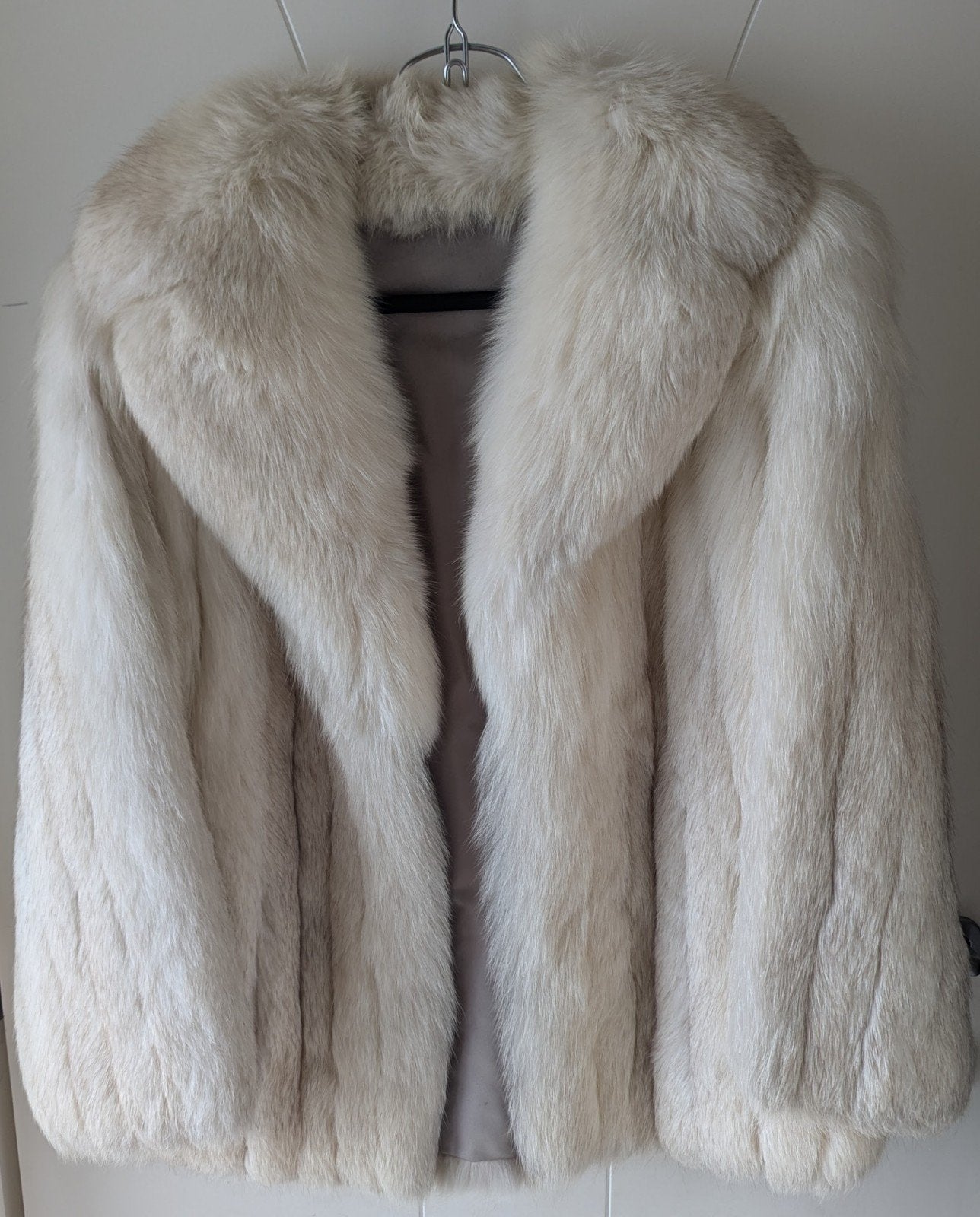 Prachtige witte poolvos bontmantel - nieuwstaat, Kleding | Dames, Ophalen, Maat 38/40 (M)