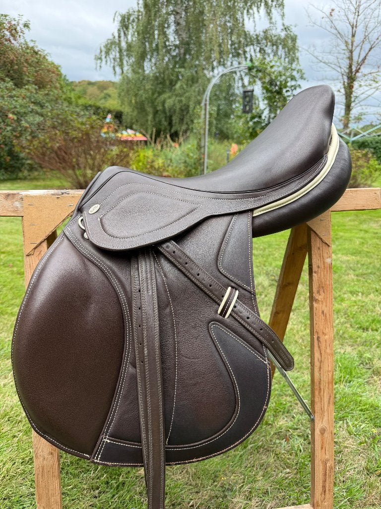 Kentaur springzadel, Animaux & Accessoires, Chevaux & Poneys | Selles, Obstacle, Kentaur, L (17.5 pouces), Comme neuf