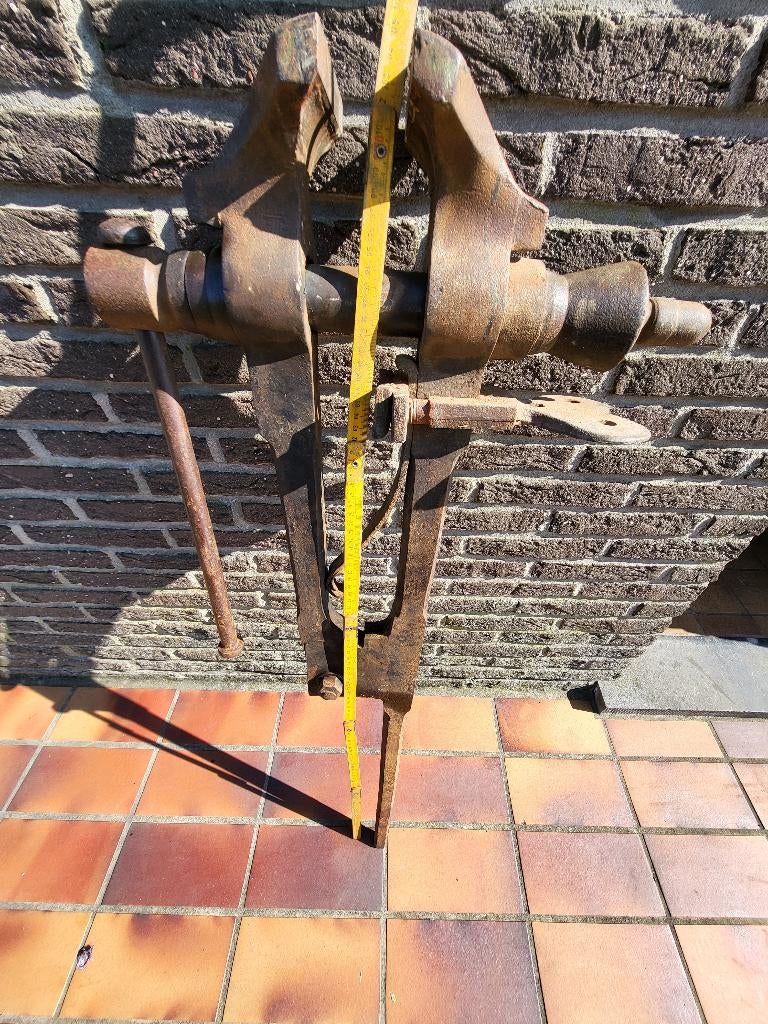 Etau de forgeron, Enlèvement, Utilisé, 70 à 120 cm