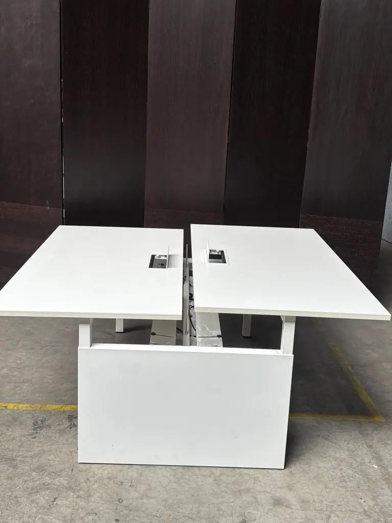 Bureau double Steelcase blanc, 165 x 160 cm, Maison & Meubles, 165 cm, Électrique, Classique, Bureau duo