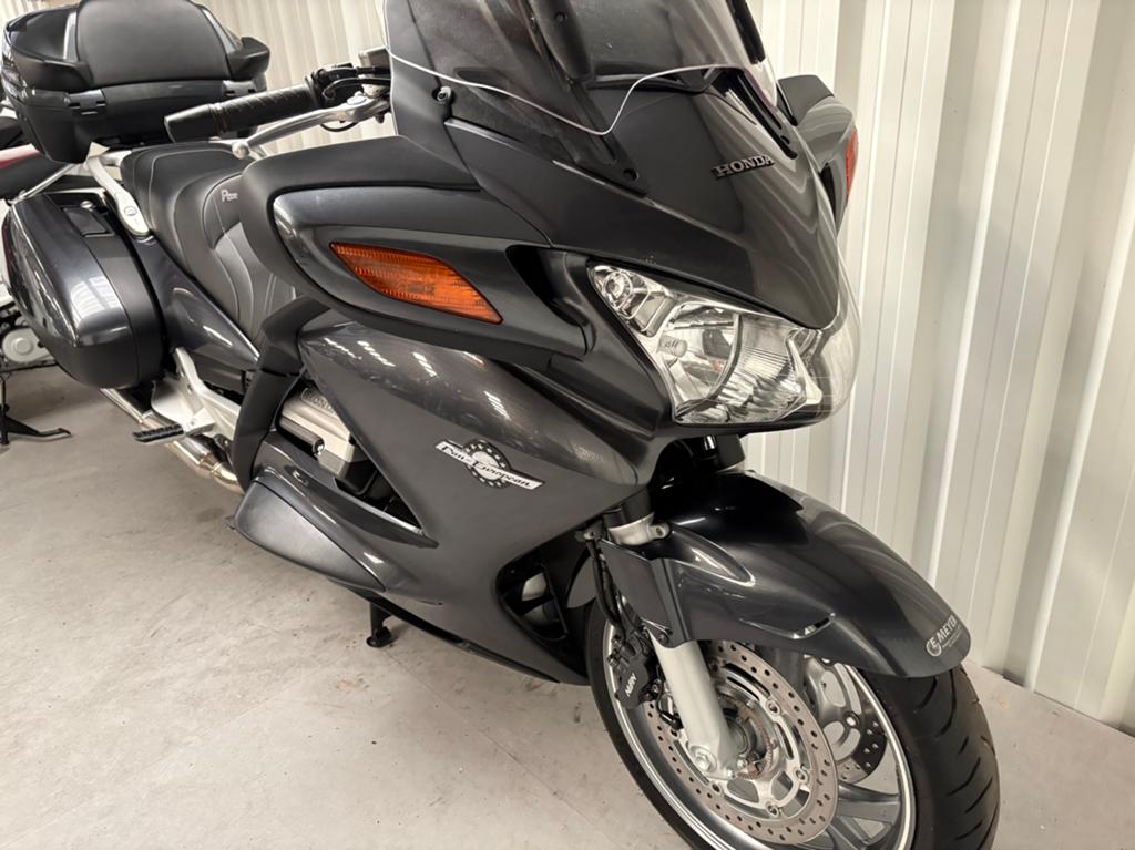 HONDA ST1300 PAN EUROPEAN*** garantie ***, Bedrijf
