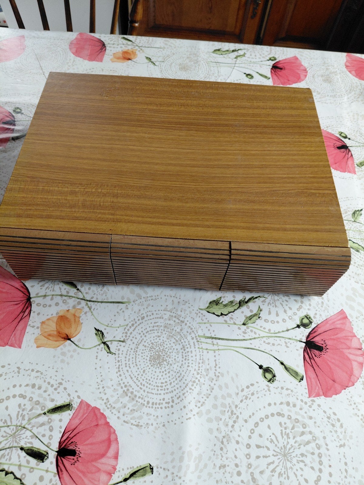 Verzamelbox voor 42 muziek cassettes., Ophalen