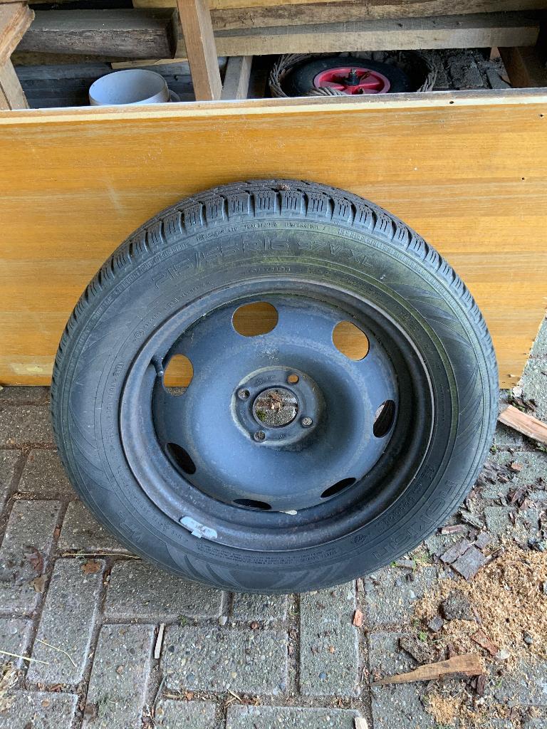 Winterbanden Berlingo, Auto-onderdelen, Banden en Velgen, Ophalen, 215 mm, 16 inch, Banden en Velgen