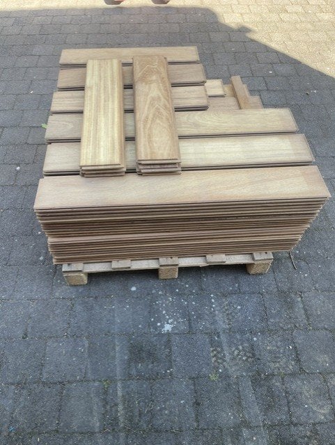 Gevelbekleding Iroko, Ophalen, Nieuw, Plank