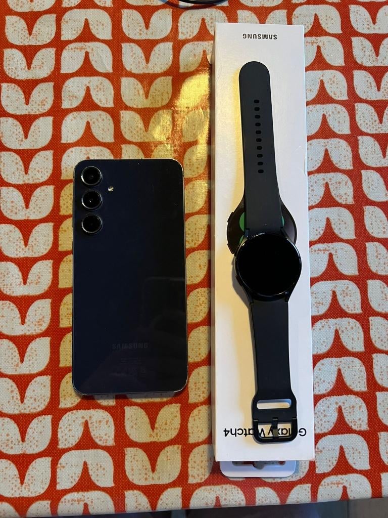 samsung A55 + montre, Télécoms, Téléphonie mobile | Samsung, 10 mégapixels ou plus, Comme neuf, Enlèvement, Sans abonnement