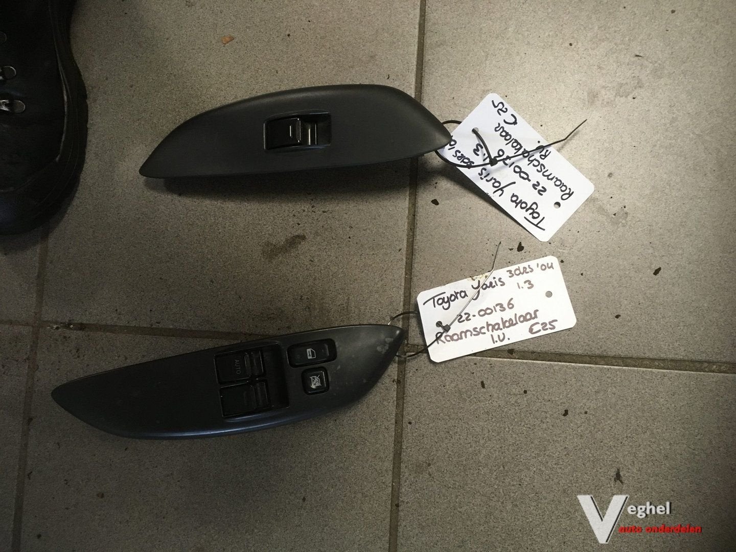 toyota yaris 3drs raambedieningsschakelaar bwjr'04, Auto-onderdelen, Gebruikt, -, -, Ophalen of Verzenden