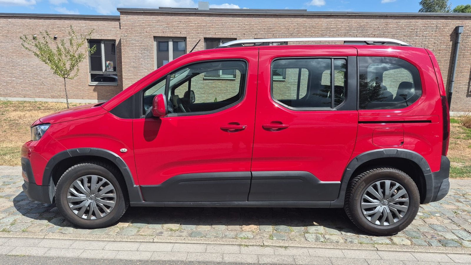 Peugeot Rifter 1.2 Benzine– 2019–137.262 km– Navigatie, Navigatiesysteem, Stof, 7 zetels, Bedrijf