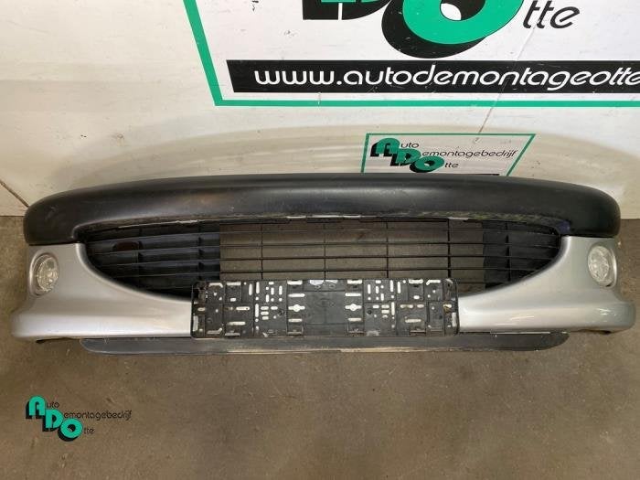Voorbumper van een Peugeot 206 (206 98-) (EYC), Gebruikt, -, -, Ophalen of Verzenden