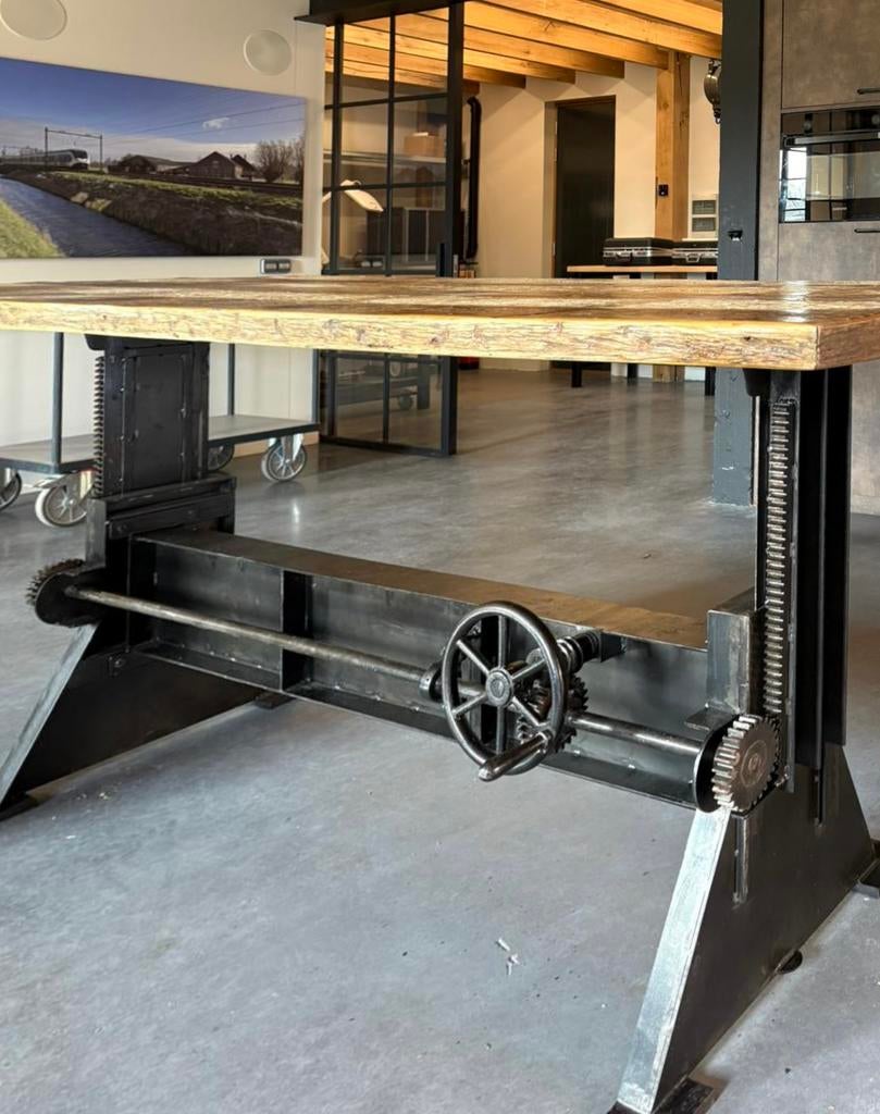 Industrieel onderstel tafel, Ophalen, Nieuw, 50 tot 100 cm, Vijf personen of meer