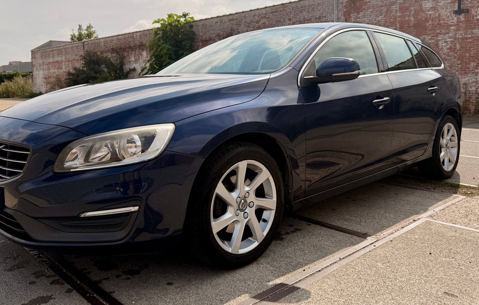 Volvo v60 1.6i T3 benzine. Automatic, Auto's, Volvo, Zwart, Blauw, Leder en Stof, V60