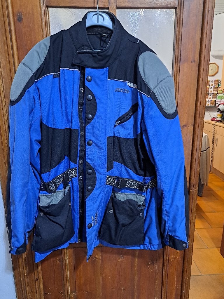 2 VESTES  SECURISEE  MOTO, Motos, Enlèvement, Comme neuf