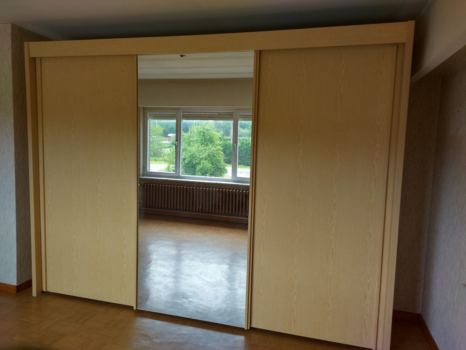 Kleerkast met 3 schuifdeuren, Huis en Inrichting, Ophalen, Zo goed als nieuw