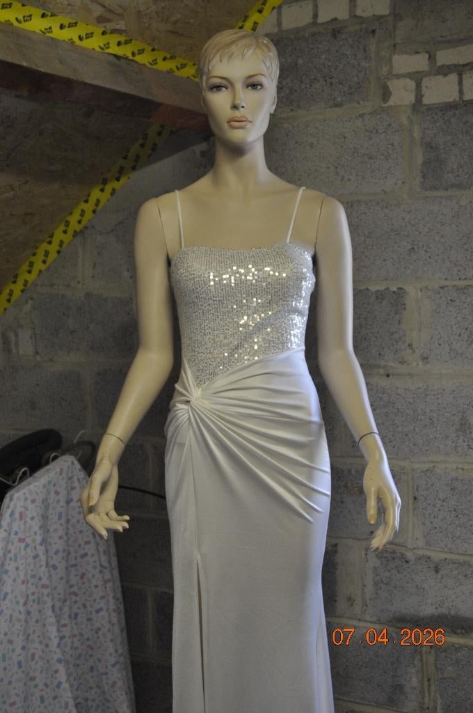 Robe de soirée ou autre, Kleding | Dames, Jurken, Nieuw, Maat 38/40 (M), Wit, Onder de knie, Ophalen of Verzenden