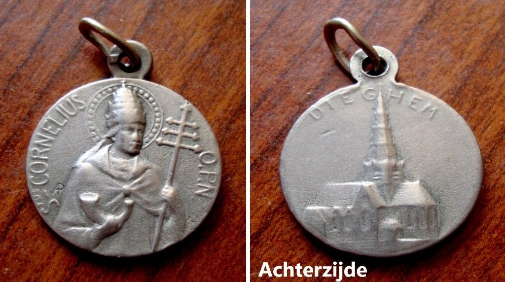 Medaille Sint Cornelius patroon van de Boogschutters, Verzamelen, Religie, Verzenden, Zo goed als nieuw, Overige typen, Christendom | Katholiek