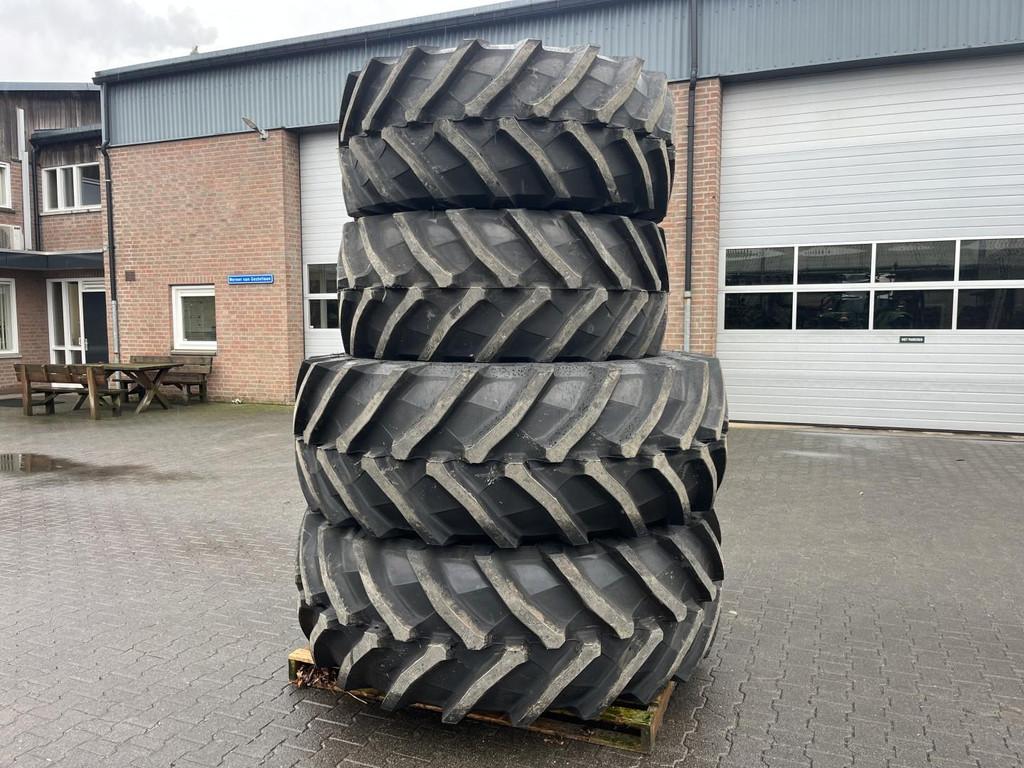 Trelleborg banden WG3493, Articles professionnels, Agriculture | Tracteurs, Autres marques