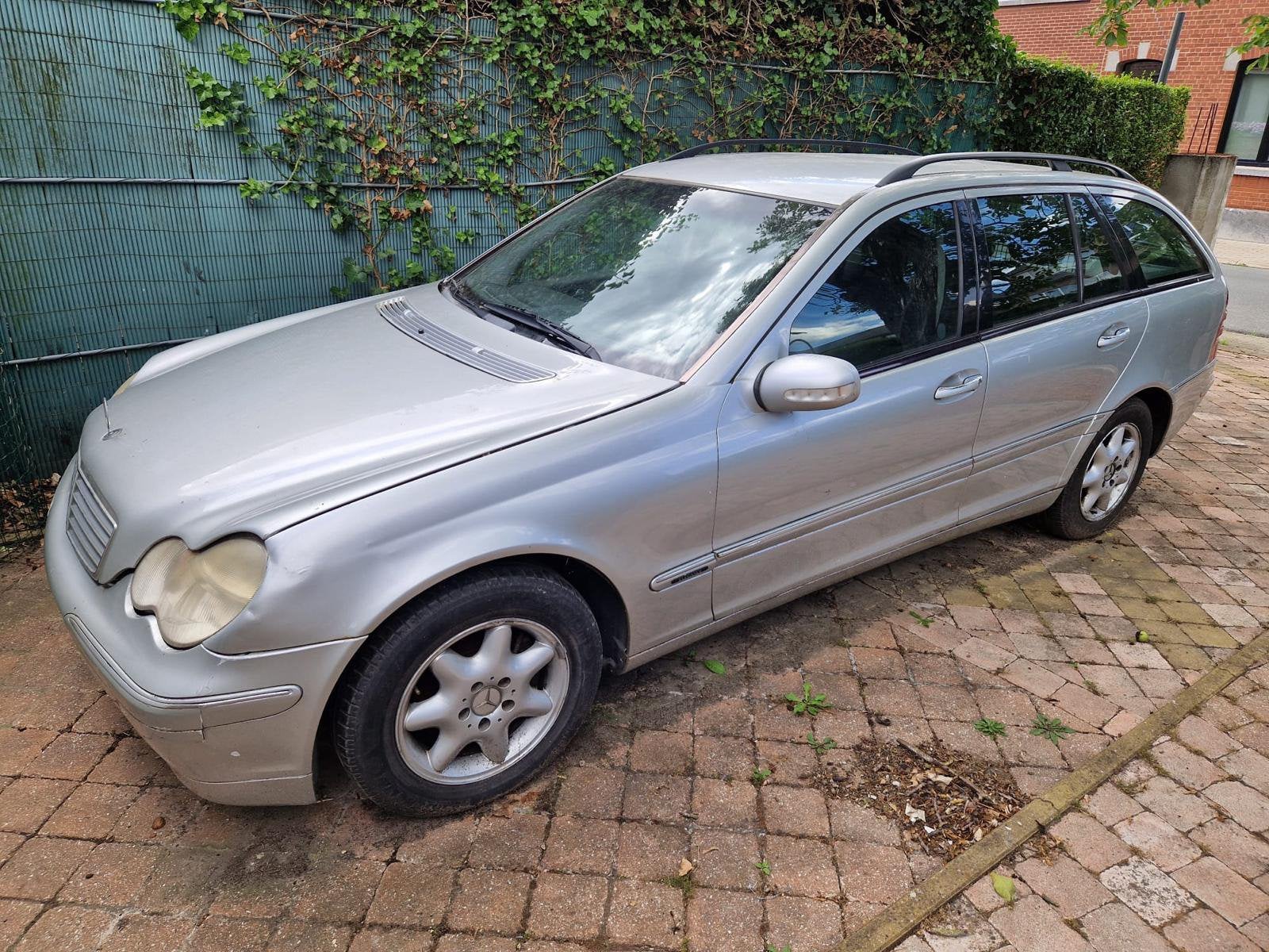 C200 2003 AUTOMATIQUE 400.000KM PROBLEME POMPE A MAZOUT, Autos, Achat, Automatique, Particulier, Classe C