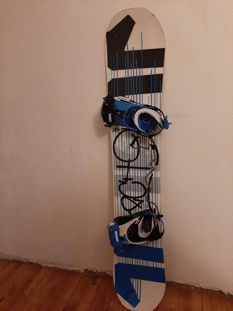 Tecnine snowboard 157, Enlèvement, Utilisé, Planche