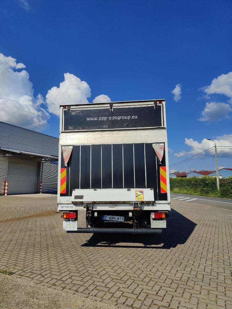 VRACHTWAGEN IVECO MET MEUBELBAK 6 METER LANG, Euro 5, Iveco, Particulier, Te koop