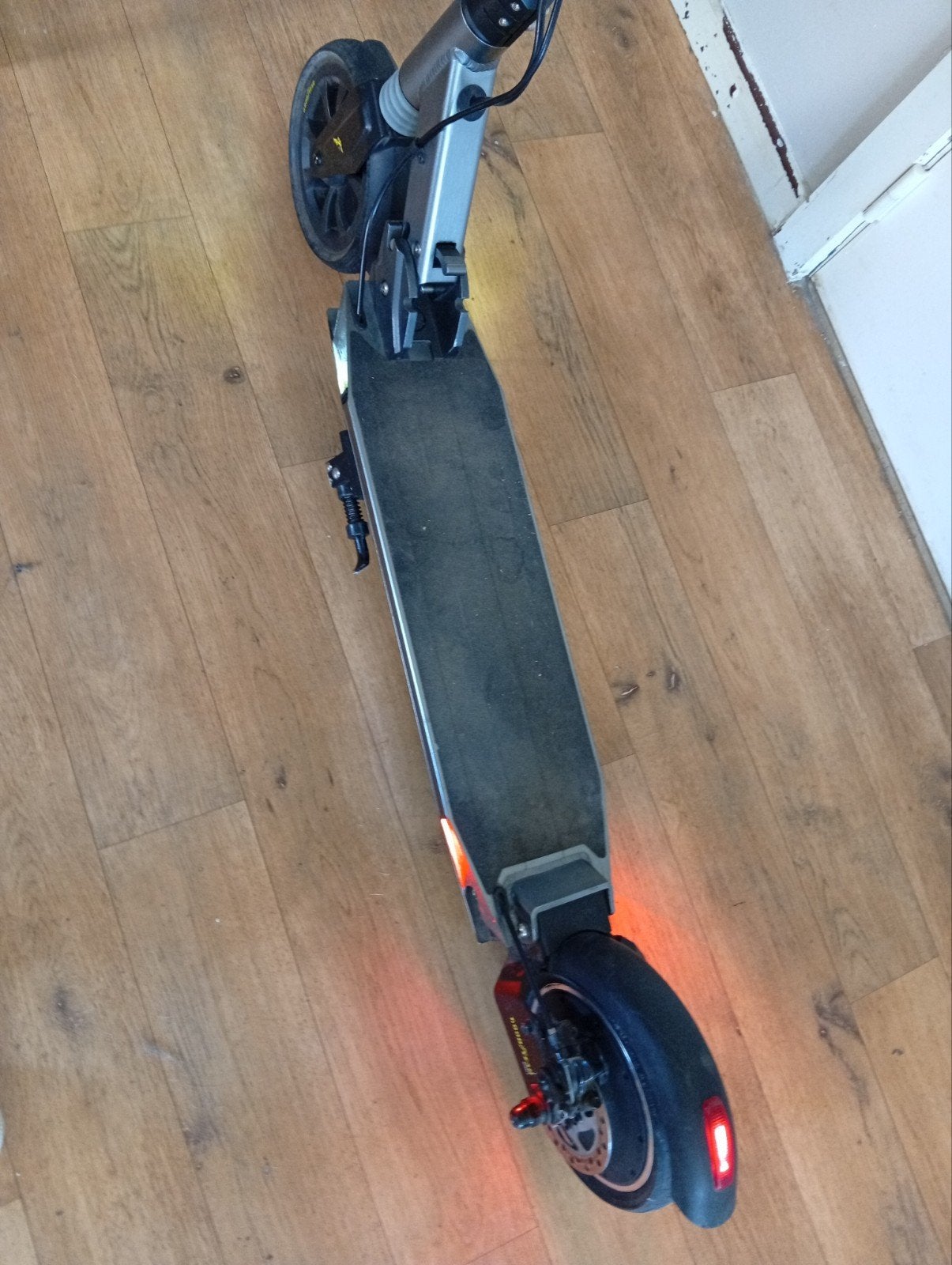 electrice step met verlichting 50€, Fietsen en Brommers, Steps, Ophalen