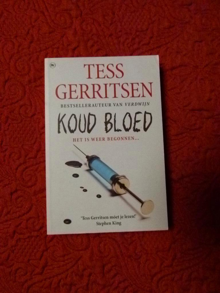 "Koud bloed" Tess Gerritsen, Ophalen of Verzenden, Gelezen, Tess Gerritsen