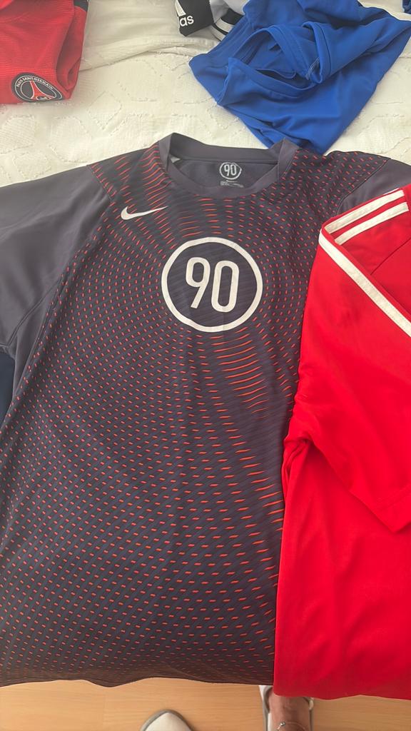 4 footbal shirts Nike en Adidas maat M, Taille M, Enlèvement, Comme neuf