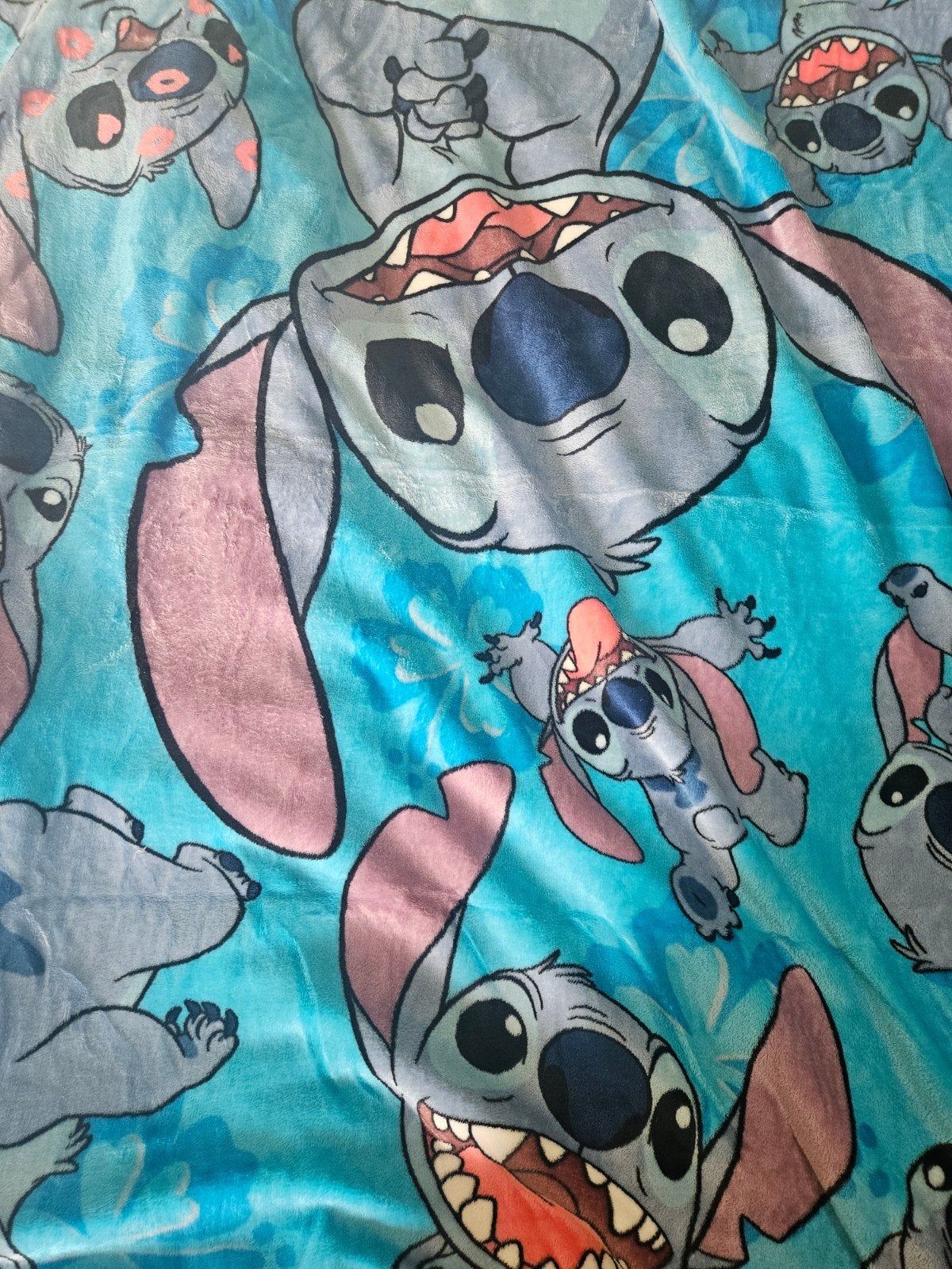 Stitch Deken (Disneyland), Huis en Inrichting, Woonaccessoires | Plaids en Woondekens, Ophalen, Zo goed als nieuw, Blauw