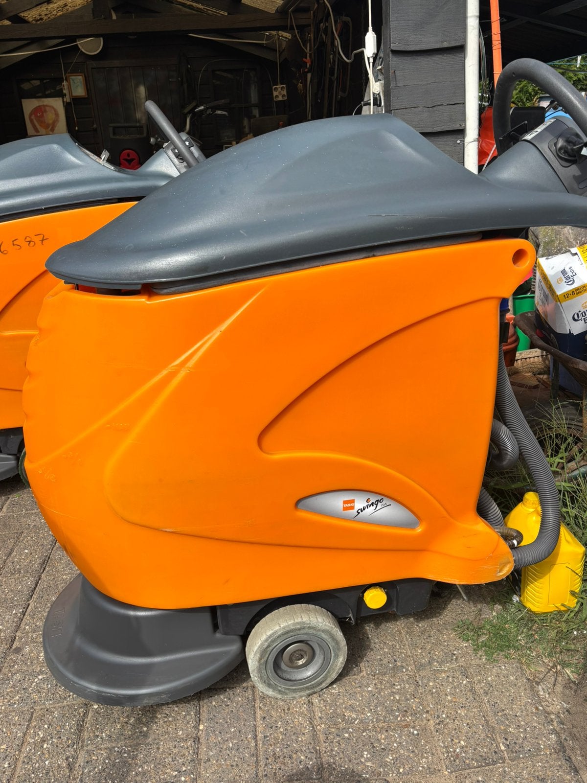 TASKI Swingo 755B Schrobzuigmachine te koop, Doe-het-zelf en Bouw, Reinigingsmachines, Ophalen of Verzenden, Zo goed als nieuw