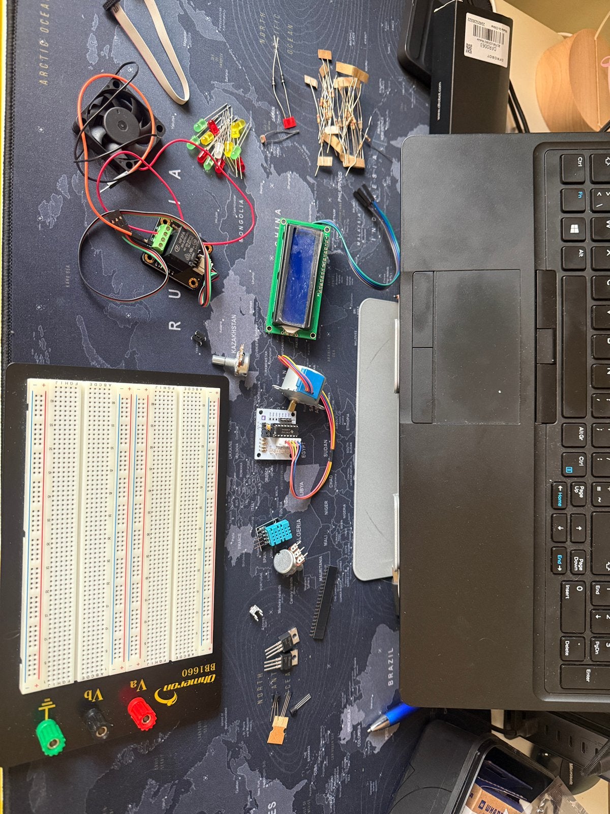 Arduino sensoren kabels drukknoppen LCD ect., Hobby en Vrije tijd, Ophalen of Verzenden, Zo goed als nieuw