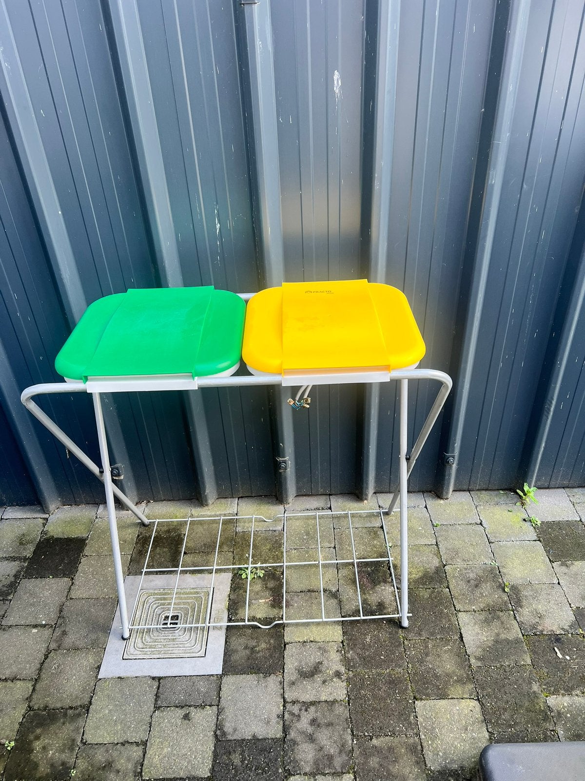 Dubbele Vuilnishouder, Ophalen, Zo goed als nieuw