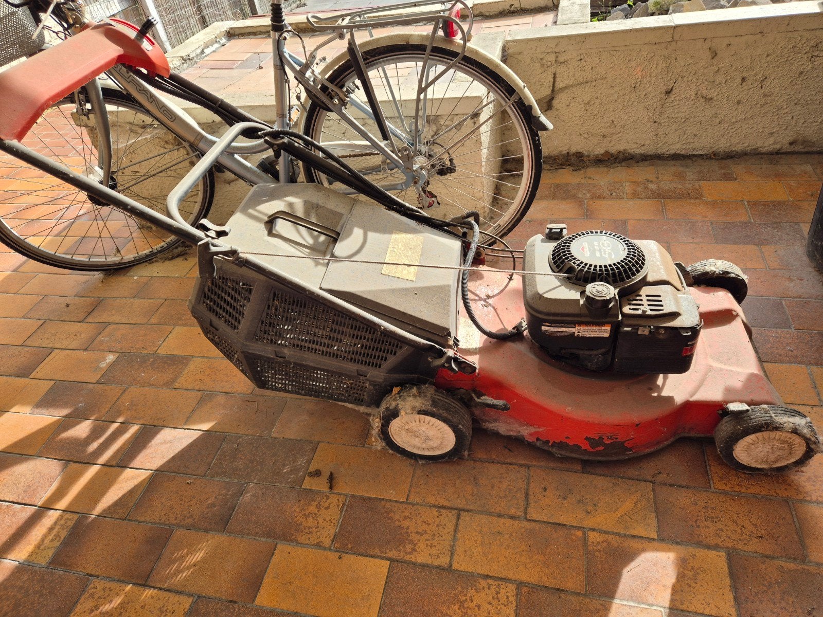 Grasmachine (benzine), Tuin en Terras, Ophalen, Gebruikt, Benzine-grasmaaier, Opvangbak