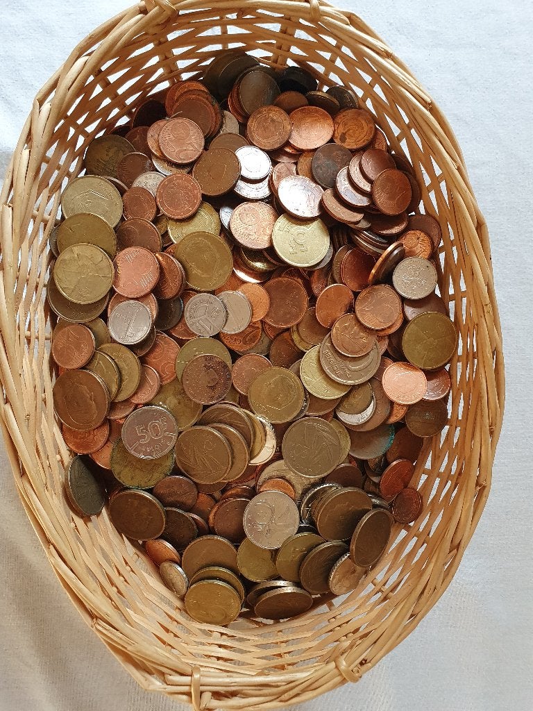 Lot de pièces en francs belges  5,6 kg + panier en osier, Enlèvement ou Envoi, Métal, Série