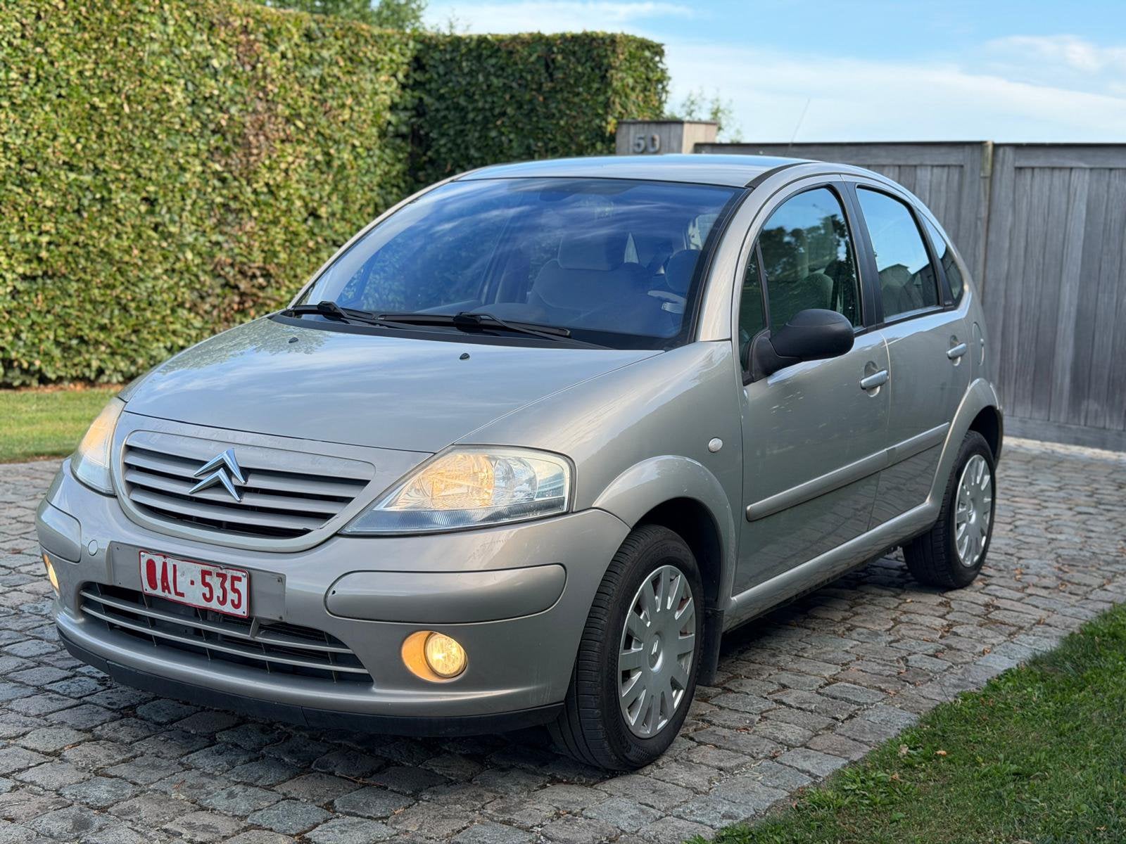 Citroen C3 ESSENCE Exclusive 140.oookm avec controle, Argent ou Gris, Achat, Particulier, Tissu