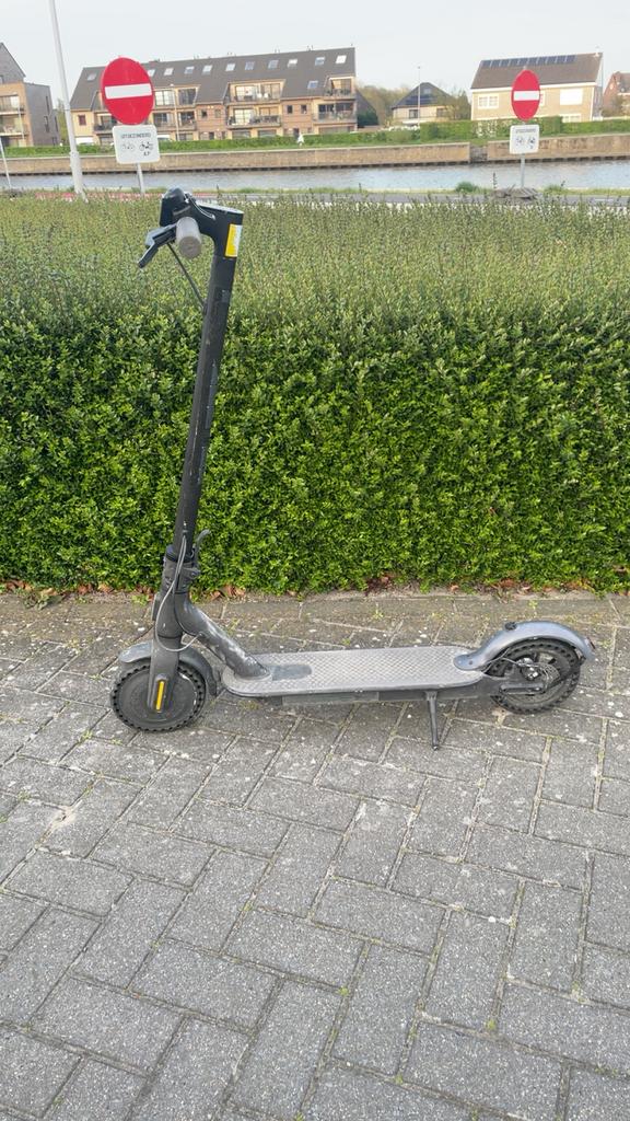 Mi electric scooter, Fietsen en Brommers, Steps, Ophalen of Verzenden, Zo goed als nieuw