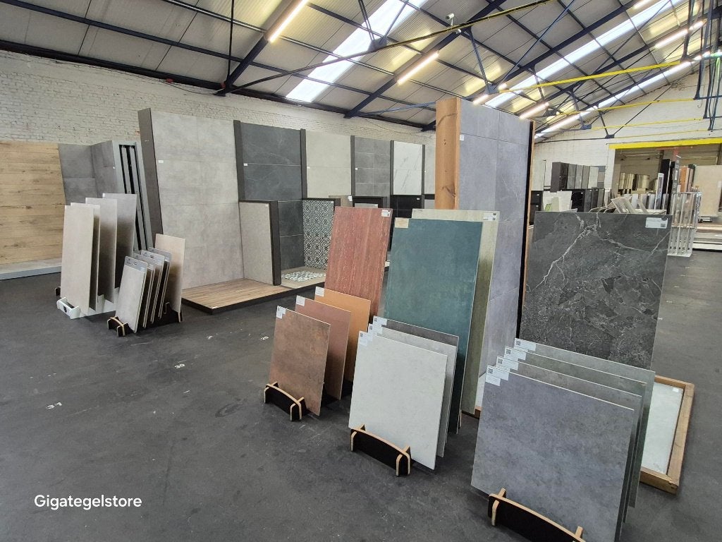 Gigategelstore Lier 1500m² tegelplezier voor binnen & buiten, Doe-het-zelf en Bouw, Tegels, Ophalen, Nieuw, Keramiek, Vloertegels