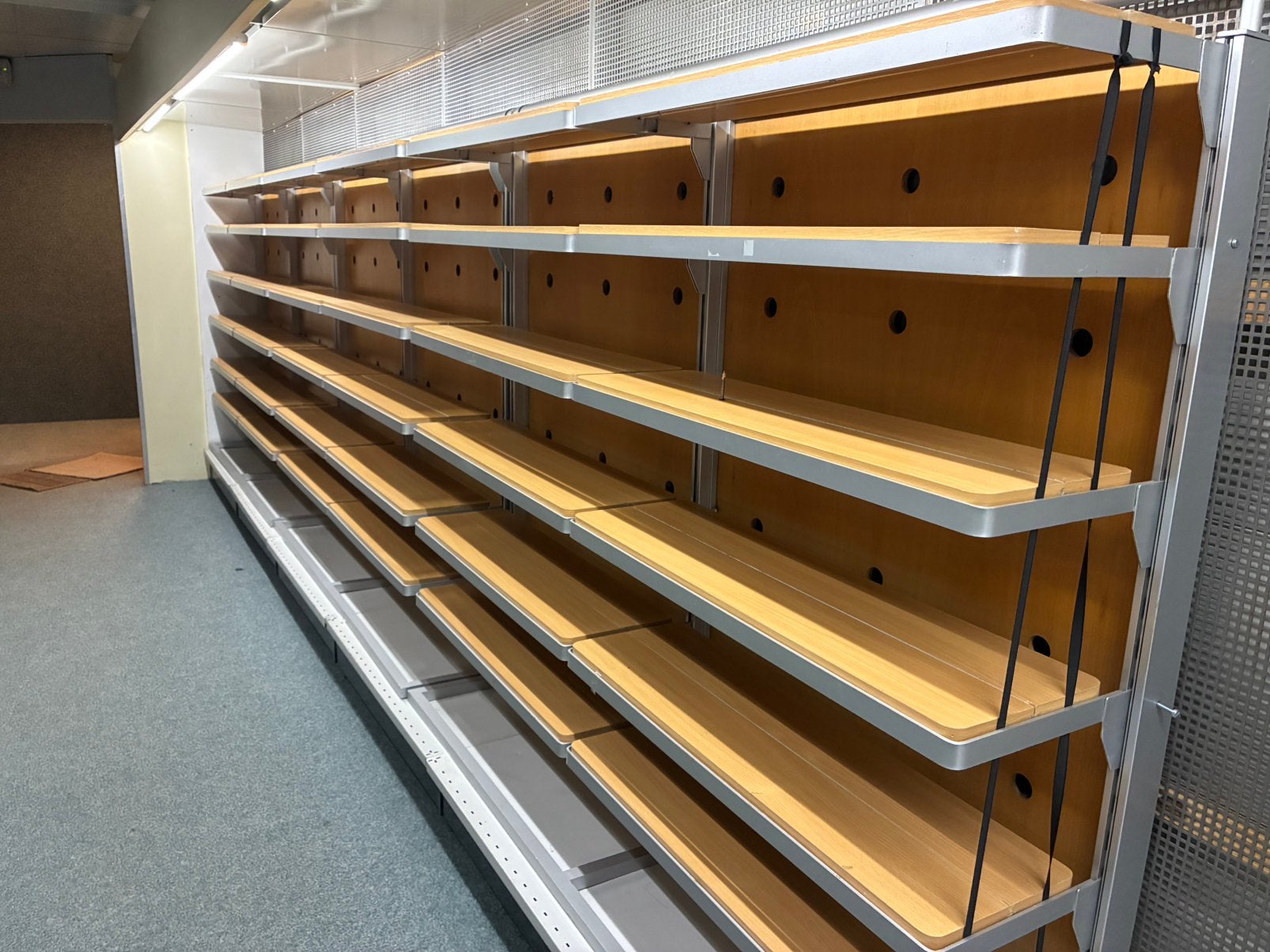 Winkel inrichting, Enlèvement