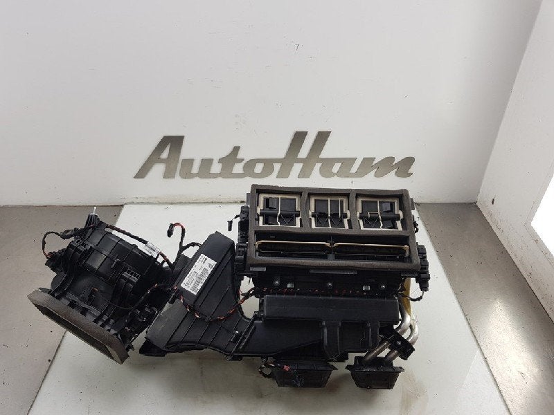 BOITIER VENTILATEUR Porsche 911 (991) (01-2012/12-2020), Porsche Deutschland GmbH, Porscheplatz 1
70435  Stuttgart, DE, Porsche