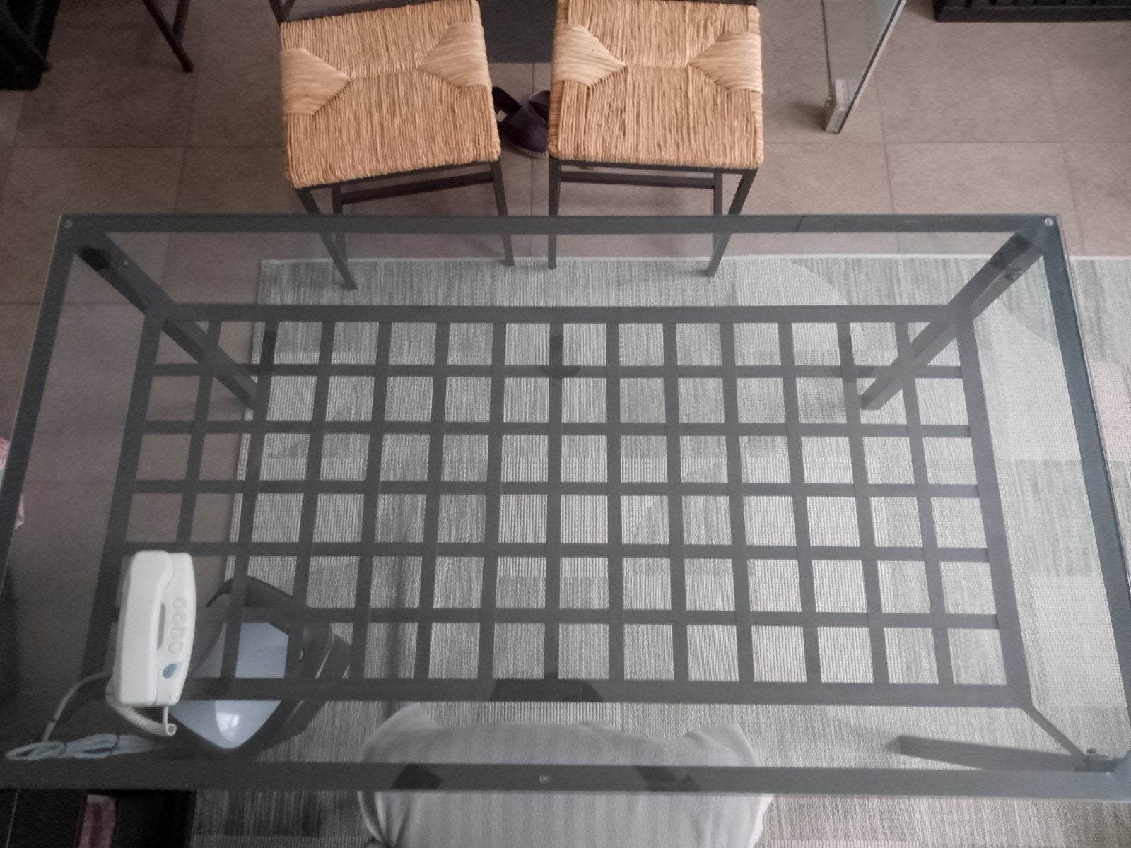 Urgent table métal noir, tablette en verre et 4 chaises méta, Enlèvement, Verre