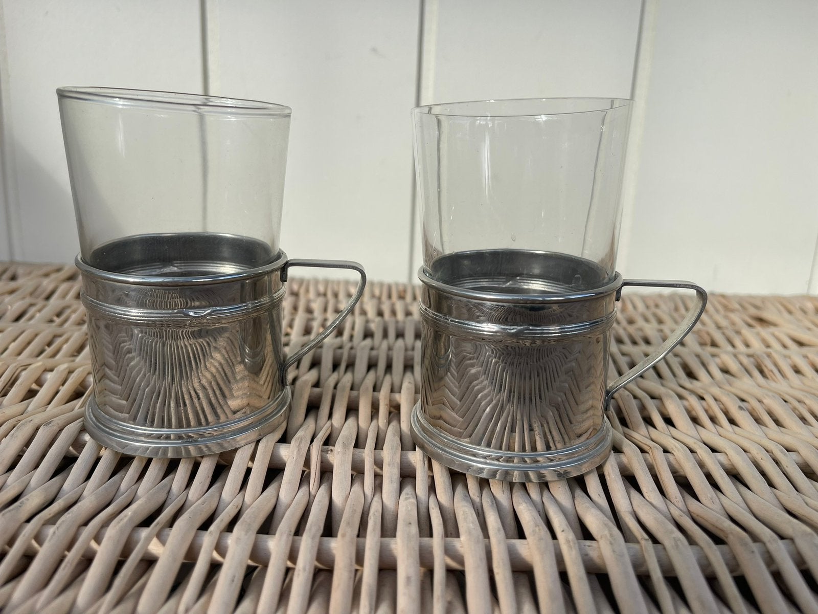 2 verres à thé anciens dans un support en argent, Enlèvement ou Envoi