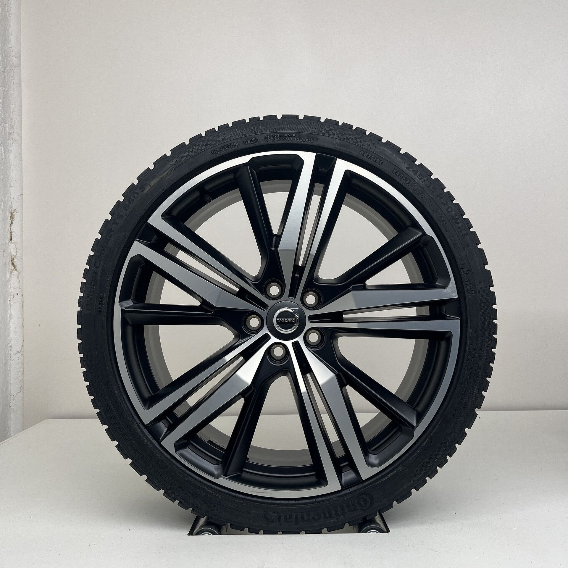 Volvo V60/S60 - 20 inch - winterbanden NIEUW, 245 mm, Banden en Velgen, Nieuw, Personenwagen