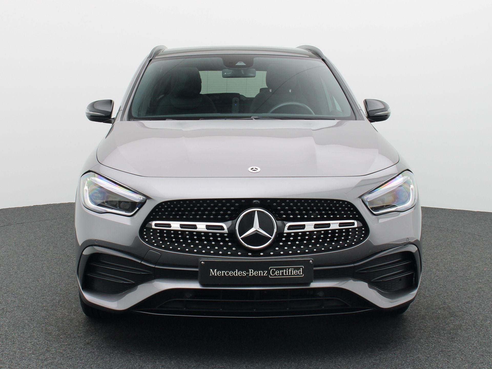 Mercedes-Benz GLA 180 AMG Line + PANO DAK + MULTIBEAM LED +, Auto's, Dealer onderhouden, Stof, Gebruikt, Zwart