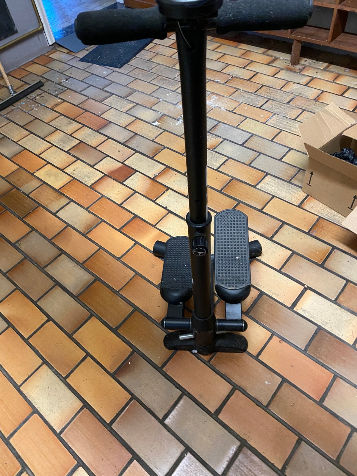 Stepapparaat, Sports & Fitness, Appareils de fitness, Jambes, Enlèvement, Utilisé, Métal