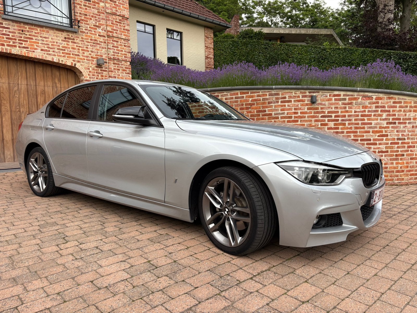 BMW 330e, Automaat, 4 deurs, Achterwielaandrijving, Leder