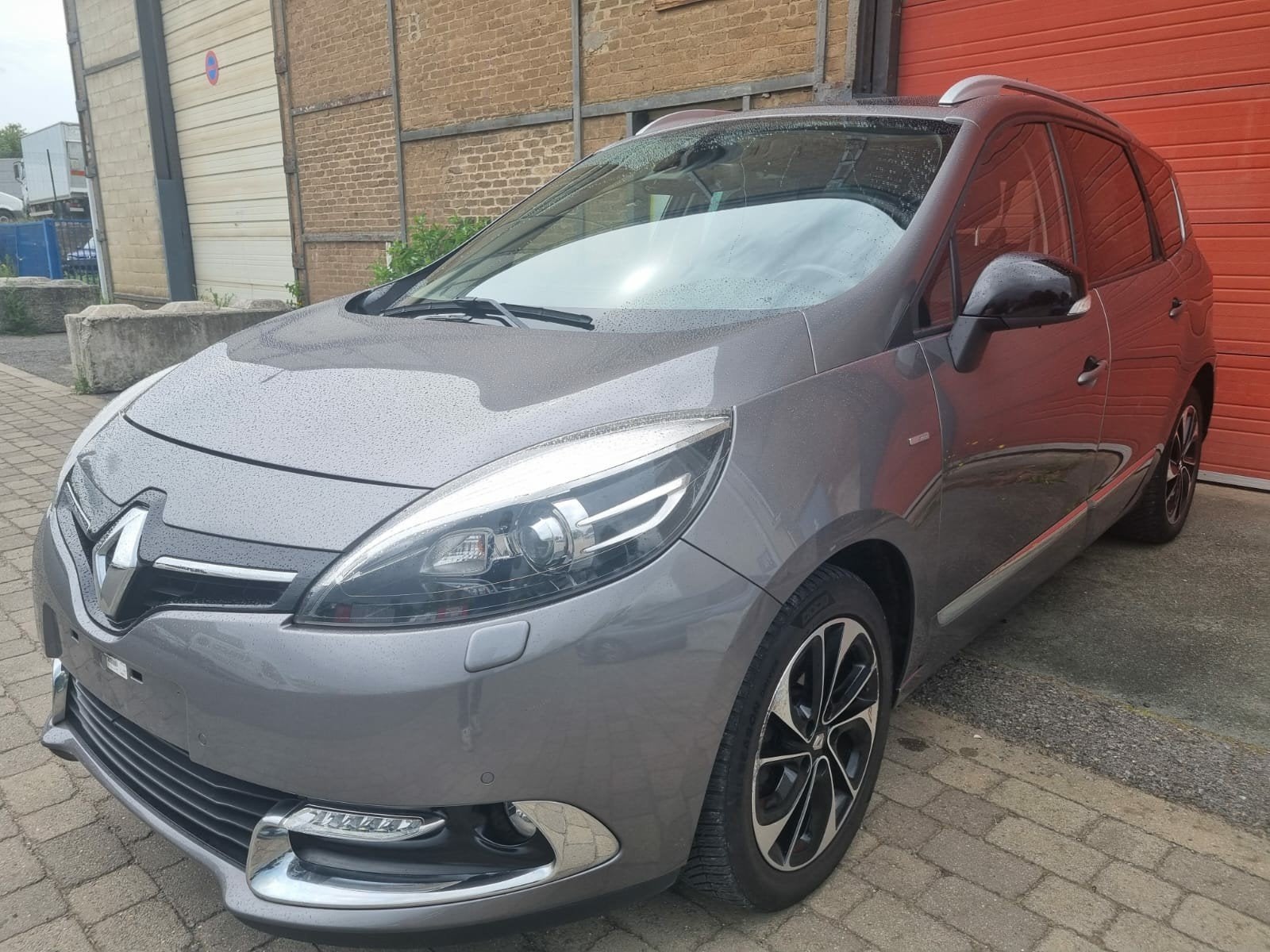 Renault grand SCENIC 1.5dci 2016 7places airco toit panora, Autos, Renault, Cuir, Argent ou Gris, Achat, Euro 6