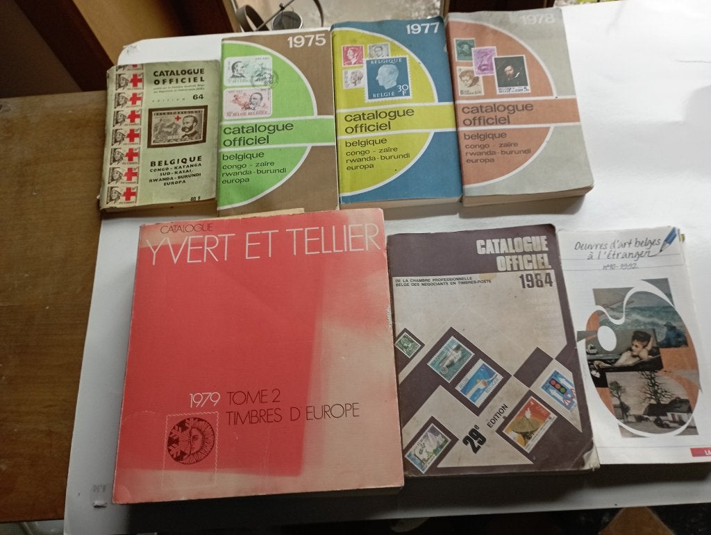 Catalogue officiel timbres postaux, Timbres & Monnaies, Enlèvement, Catalogue