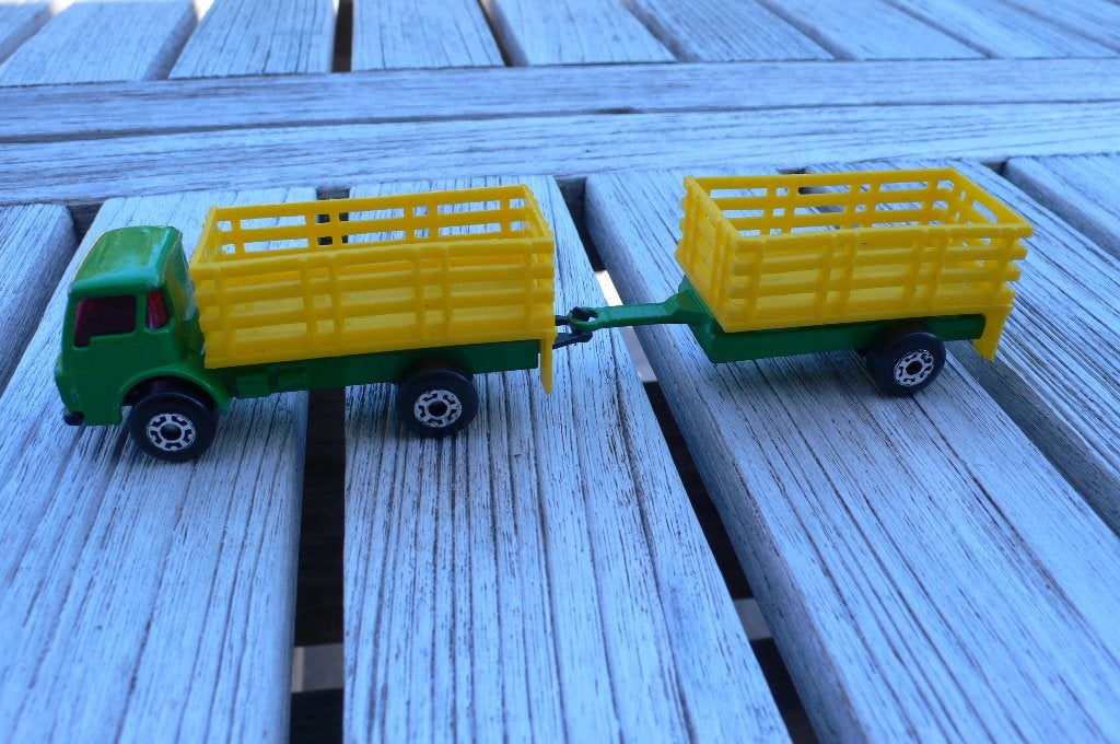 Match Box Cattle Truck + Trailer, Enlèvement ou Envoi, Comme neuf, Bus ou Camion