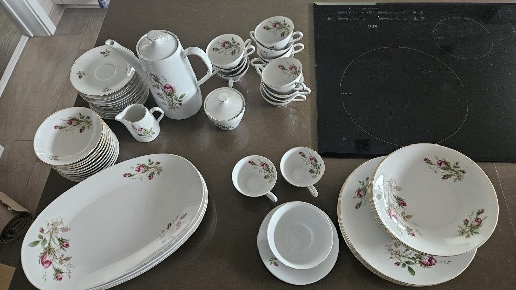 Bavaria porseleinen servies met rozenmotief, Ophalen