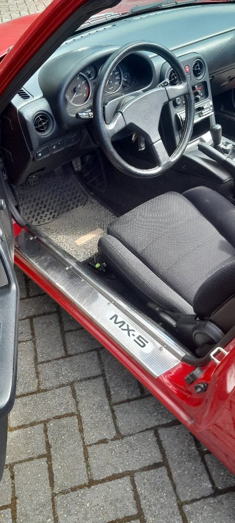 MAZDA MX NA, Autos, Mazda, Particulier, MX-5, Jantes en alliage léger, Essence, Cabriolet, 2 portes, Boîte manuelle, Rouge, Noir
