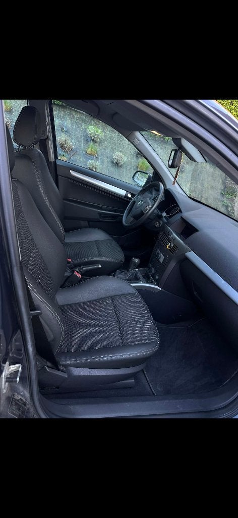 Opel Astra H 1.3cdti 90cv, Auto's, Opel, Voorwielaandrijving, Zwart, Blauw, Leder en Stof