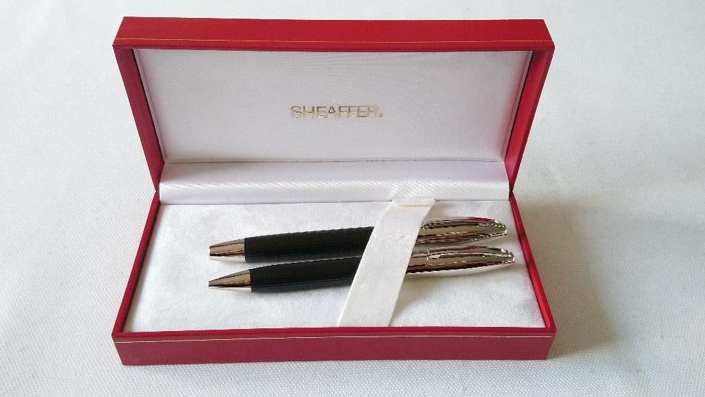 Sheaffer Legacy II Black set Balpen + Vulpen 18K/750 M-nib, Verzamelen, Nieuw, Met doosje, Ophalen of Verzenden, Pennenset